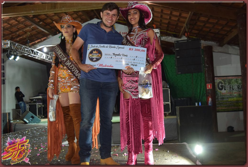 DESFILE DA RAINHA DA EXPOVALE 2019